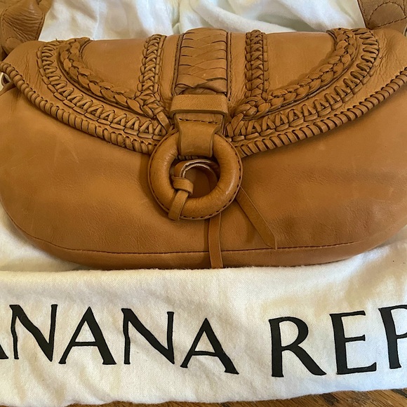 Brand new NEVER USED SOFT LEATHER PURSE. Half moon shape approximately 7 x 12 - Picture 1 of 9